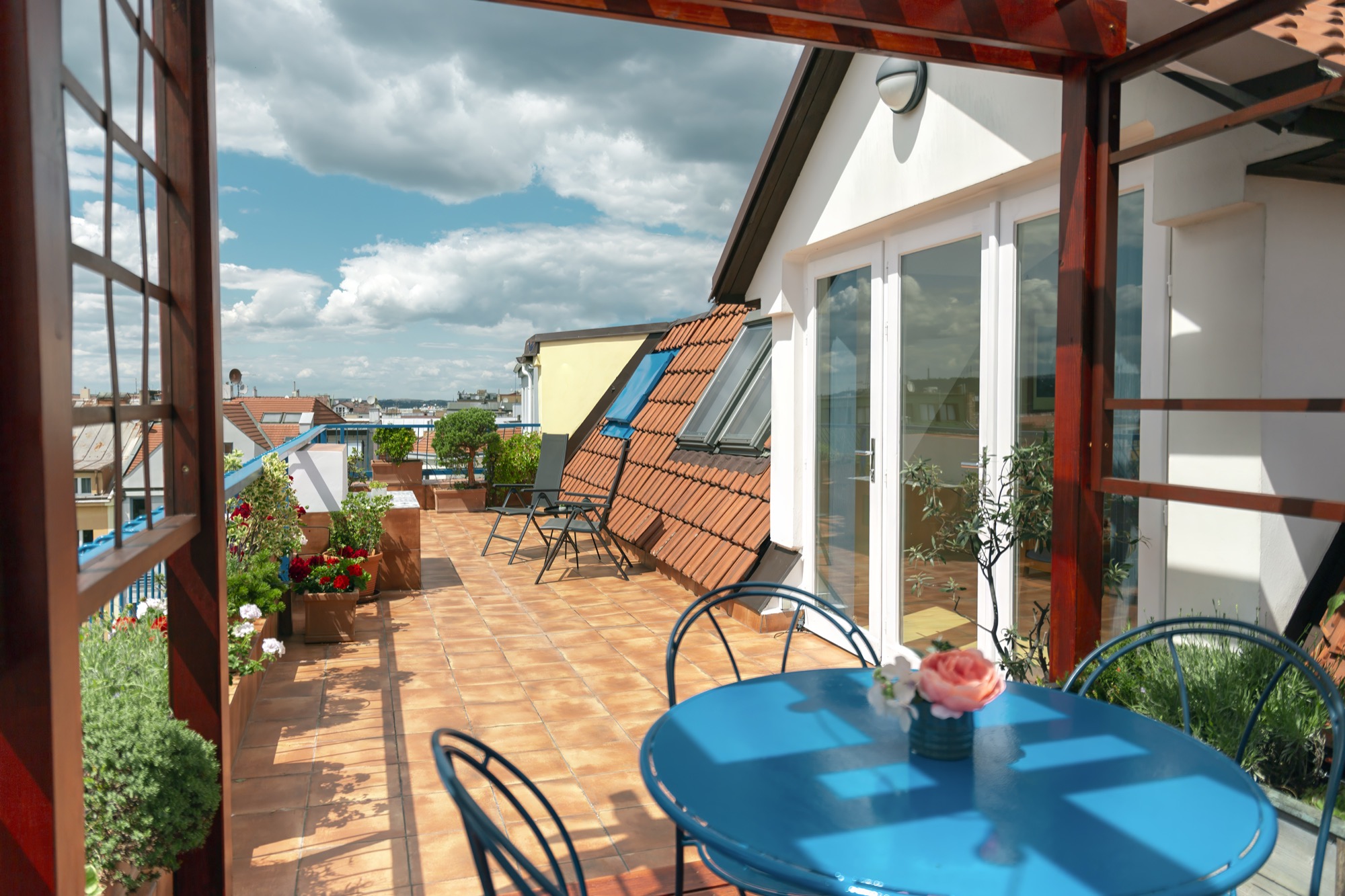 Střešní Apartmán s terasou a výhledem na Prahu